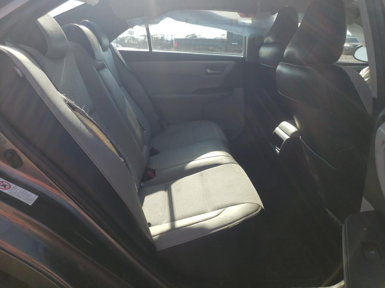 2016 Toyota Camry - Image 10