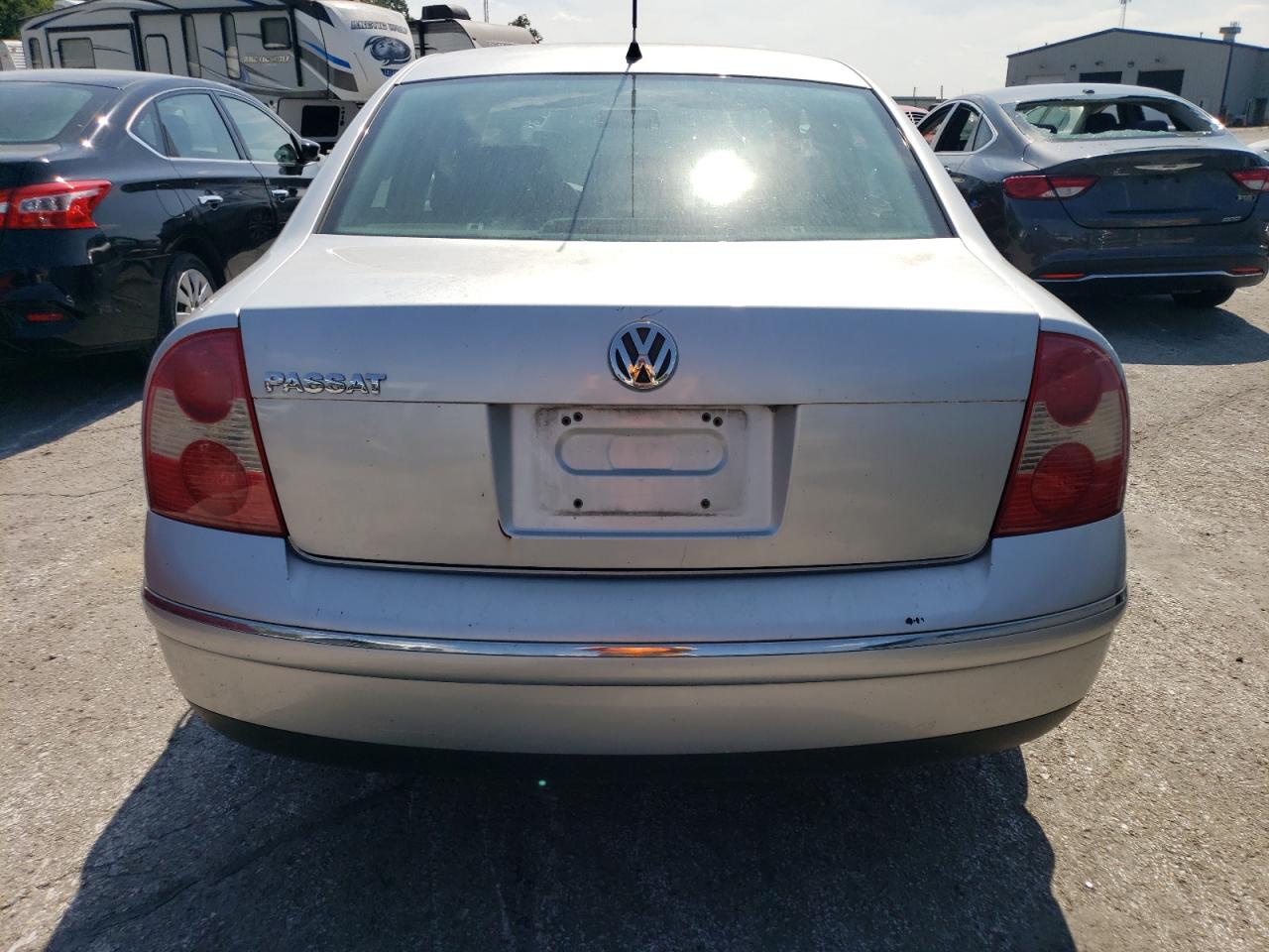 WVWAD63B15P025609 2005 Volkswagen Passat Gls