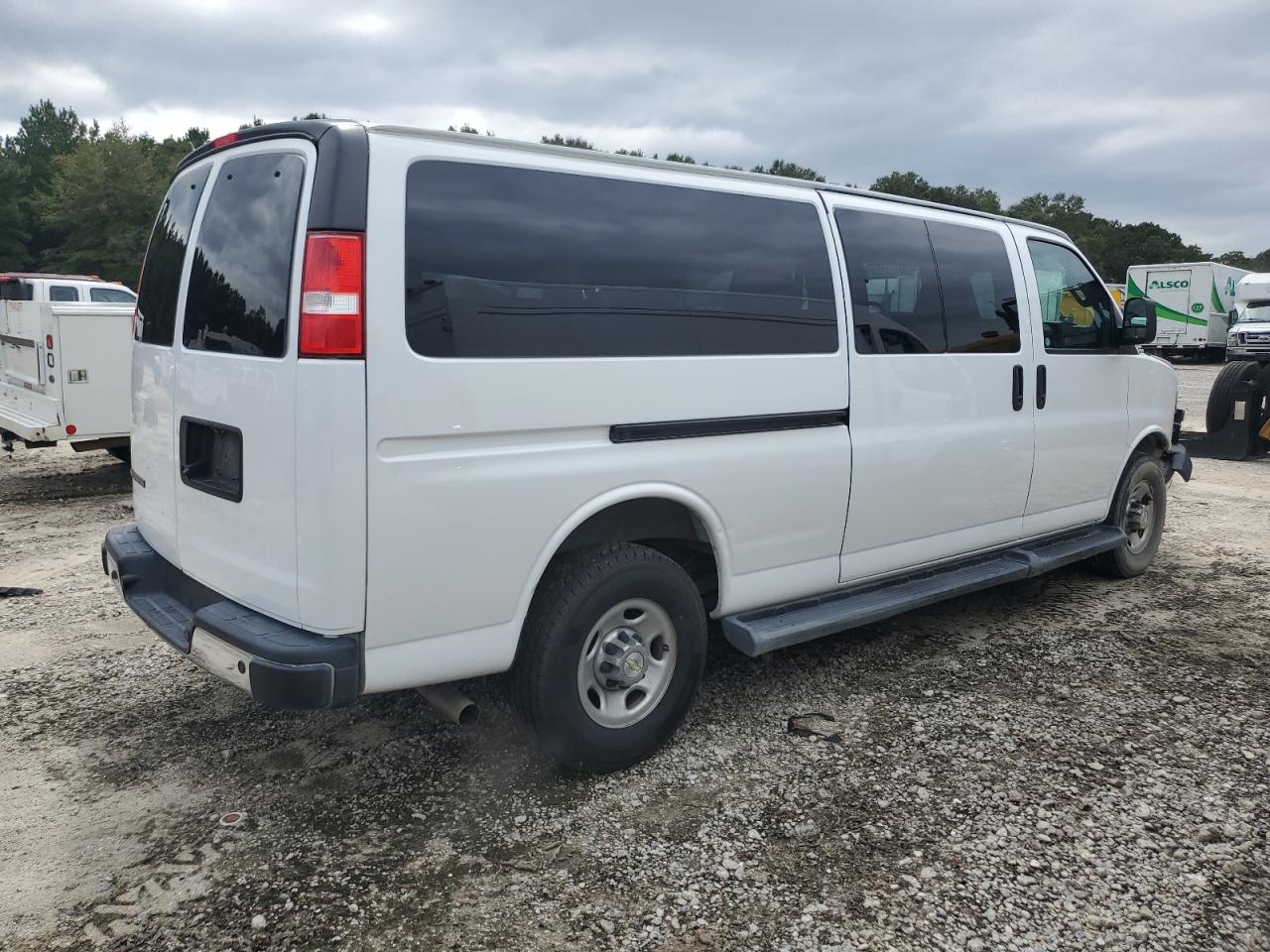 VIN 1GAZGPF7XN1195468 2022 CHEVROLET EXPRESS no.3