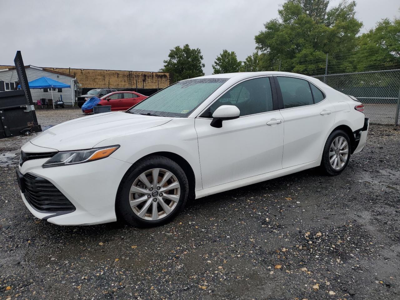 4T1B11HK3JU582425 2018 TOYOTA CAMRY - Image 1