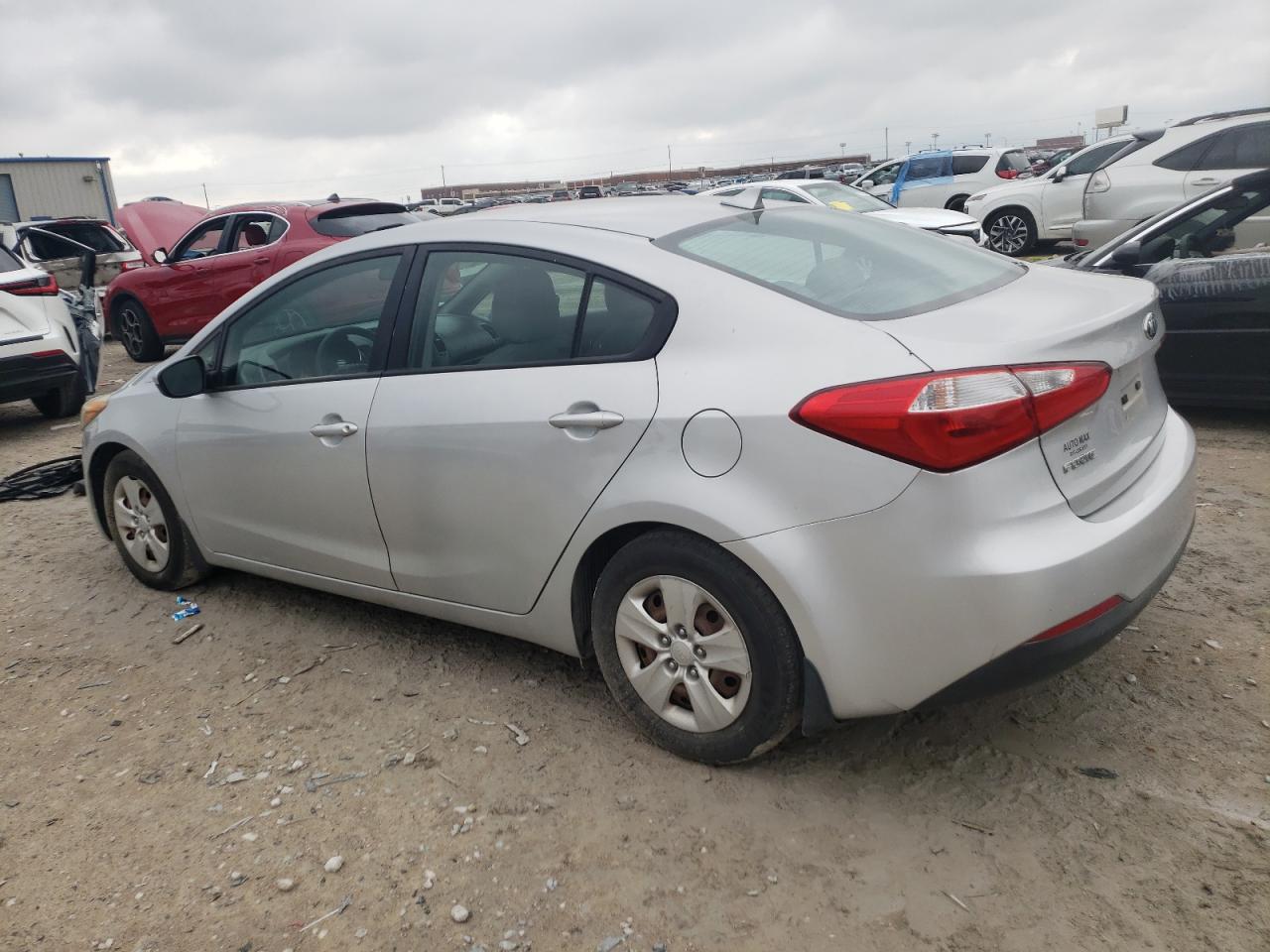 KNAFK4A60G5485412 2016 KIA FORTE - Image 2