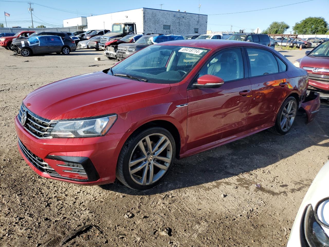 1VWAA7A38JC031528 2018 VOLKSWAGEN PASSAT - Image 1