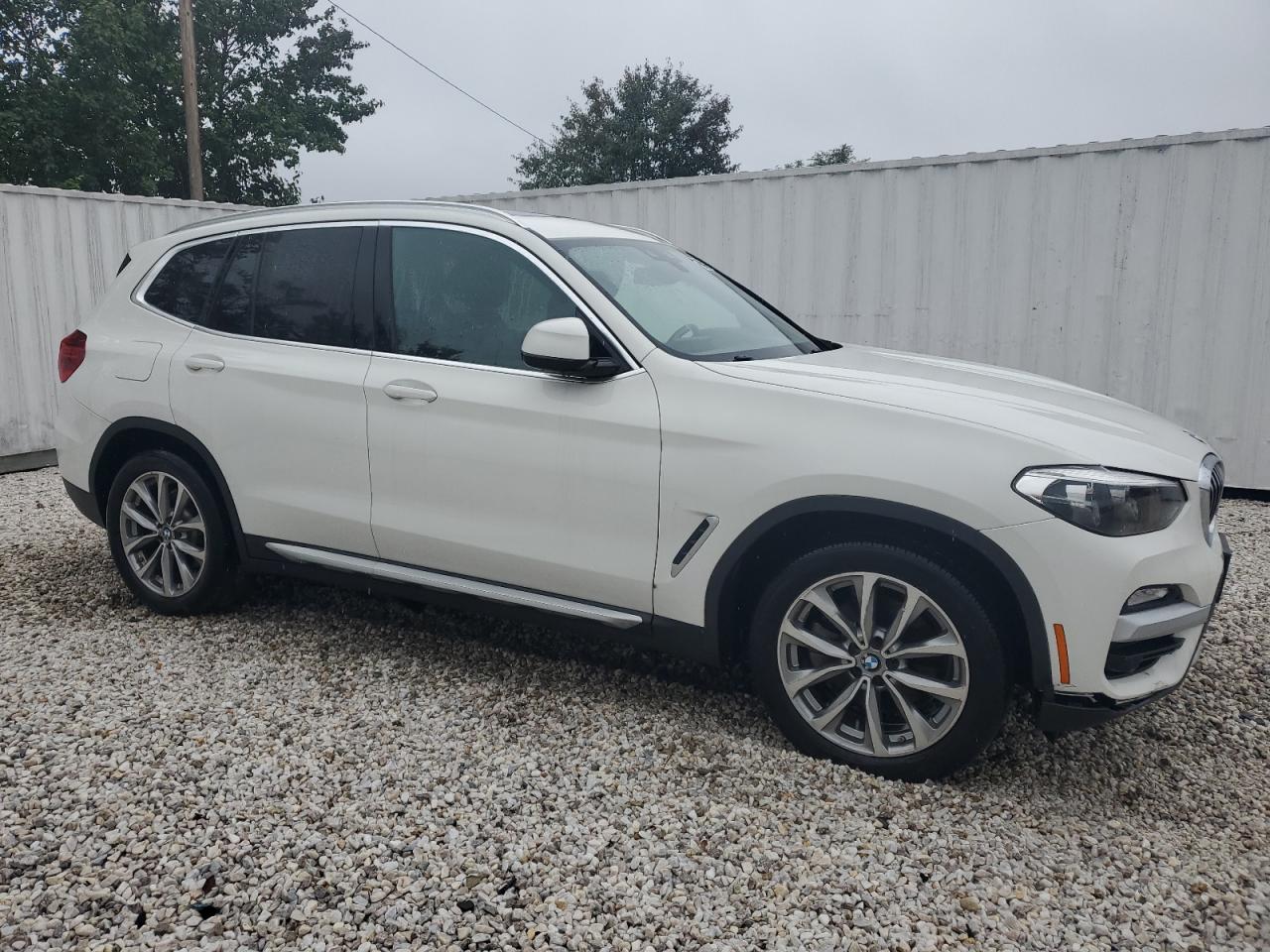 VIN 5UXTR9C50JLD67402 2018 BMW X3 no.4