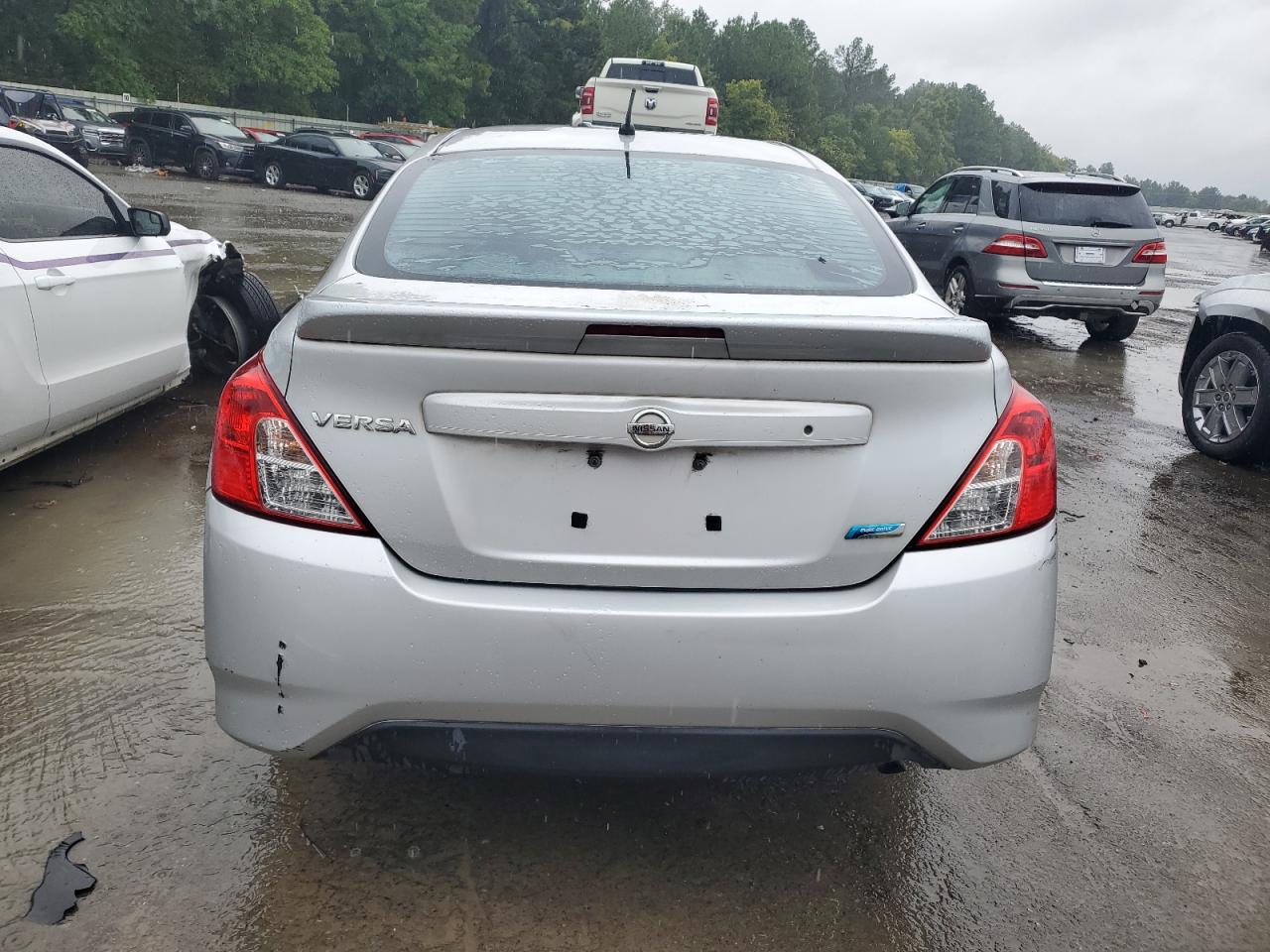 3N1CN7AP0FL826588 2015 Nissan Versa S