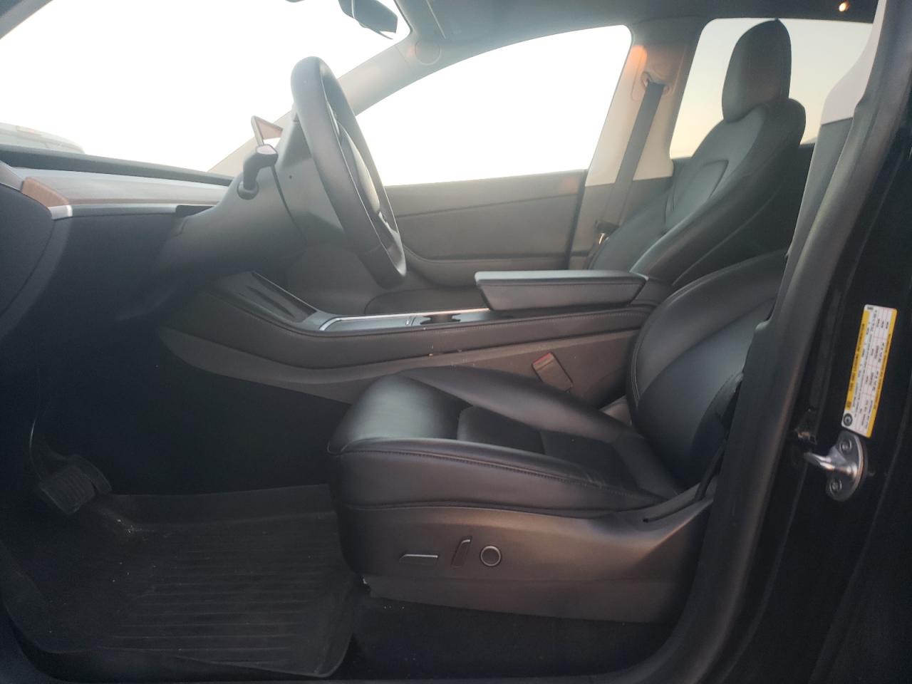 7SAYGDEE0NF504893 2022 Tesla Model Y