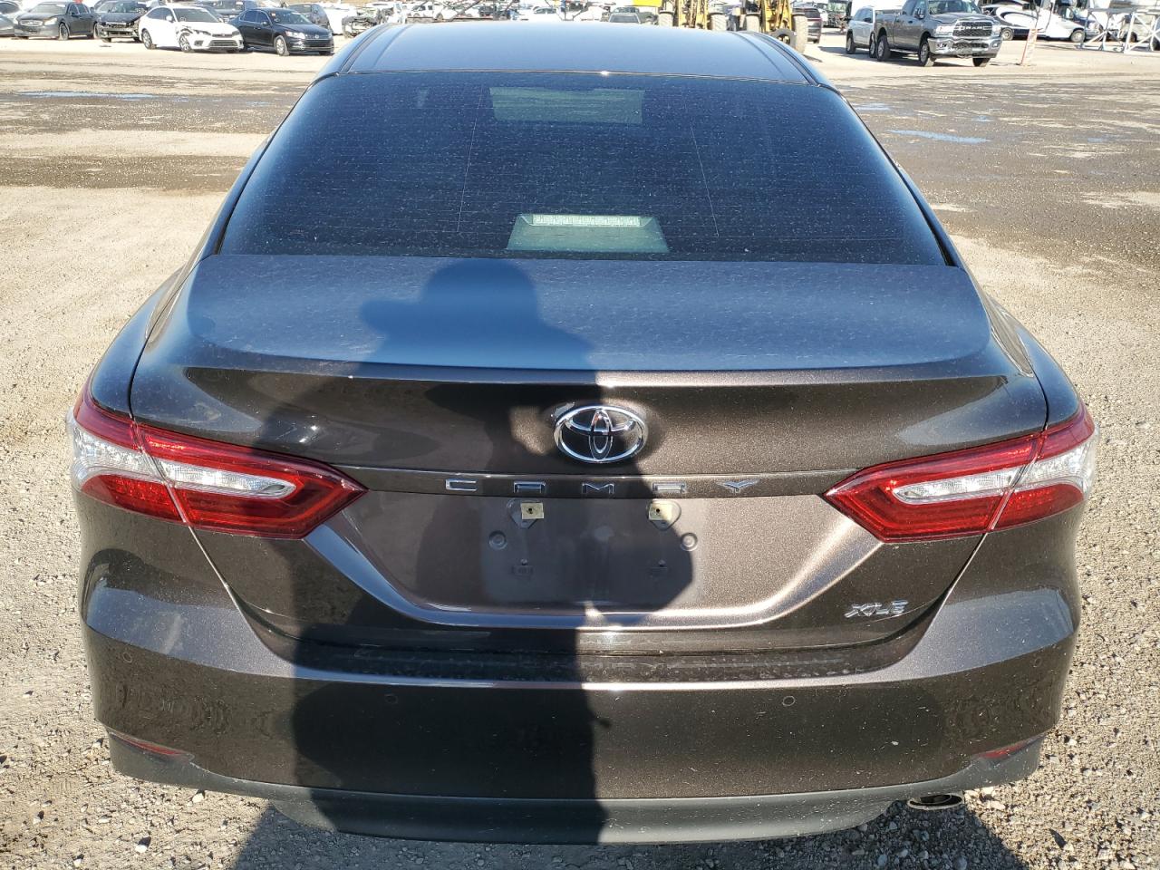 2018 Toyota Camry L VIN: 4T1B11HK9JU126347 Lot: 69688564