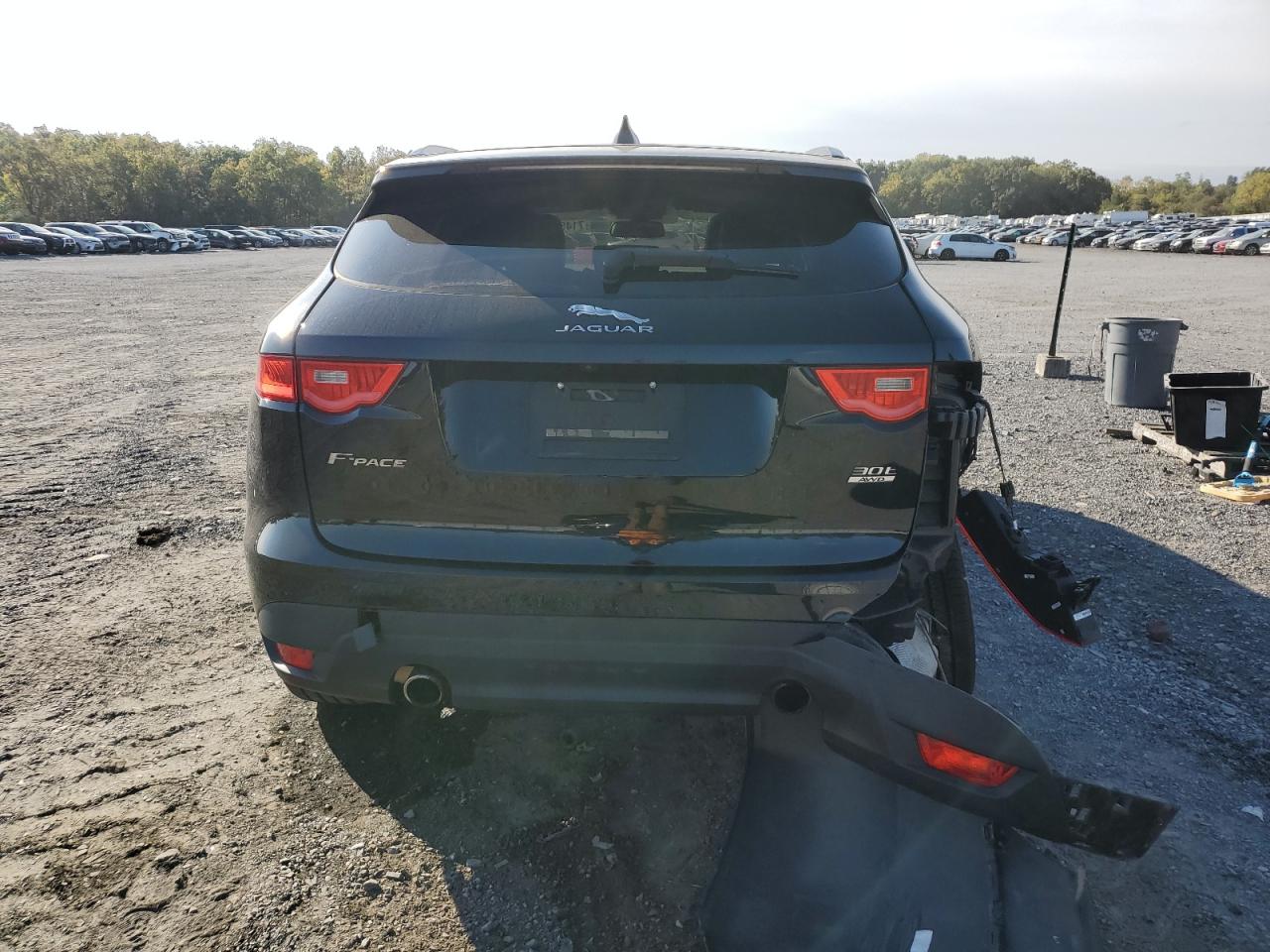 SADCJ2GX4JA299663 2018 Jaguar F-Pace Premium