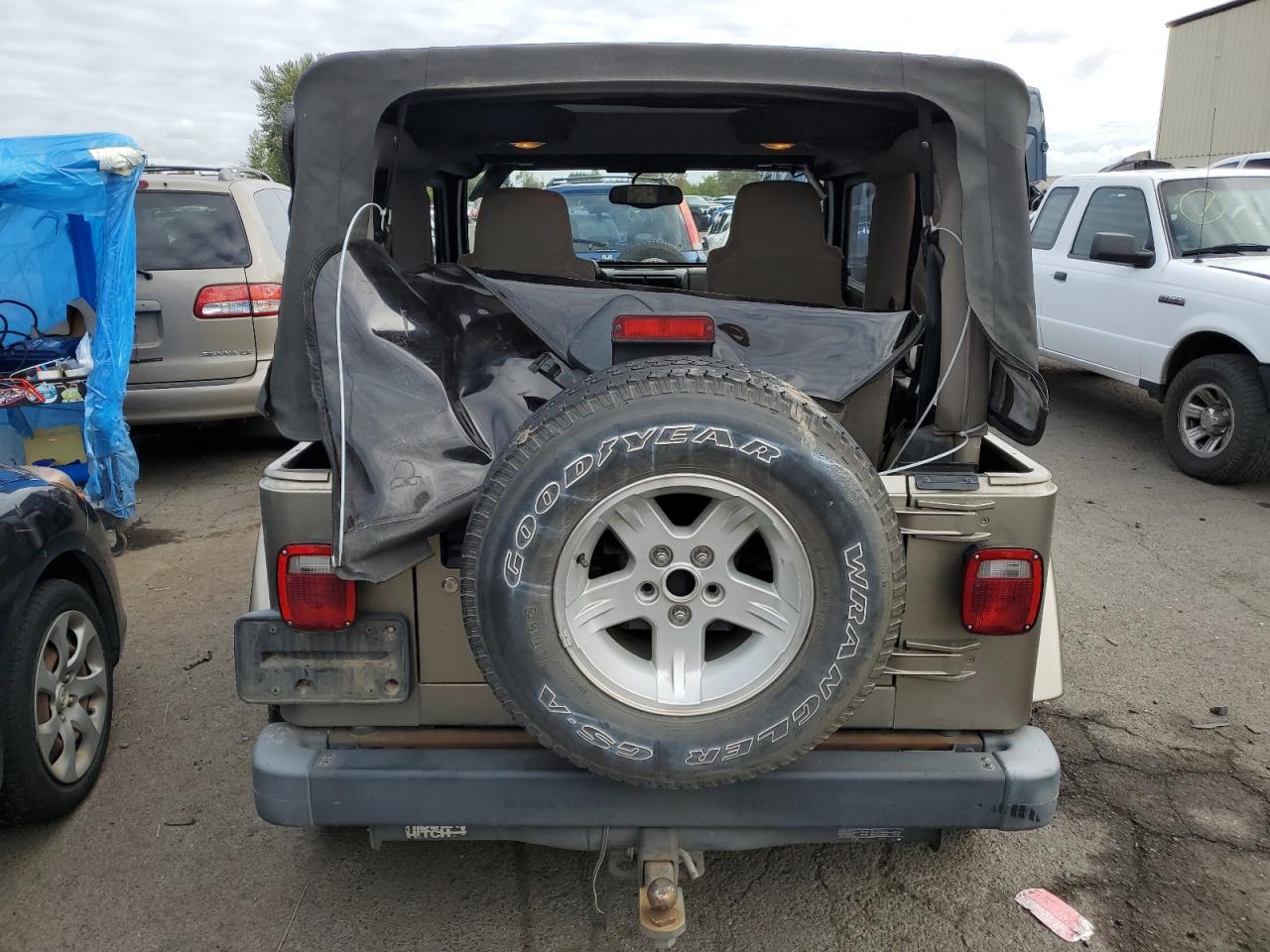 1J4FA59S34P738634 2004 Jeep Wrangler / Tj Sahara