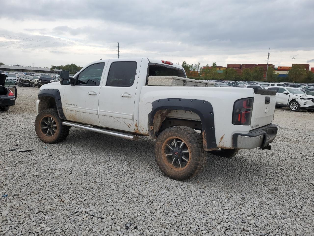 2013 Chevrolet Silverado - Image 2