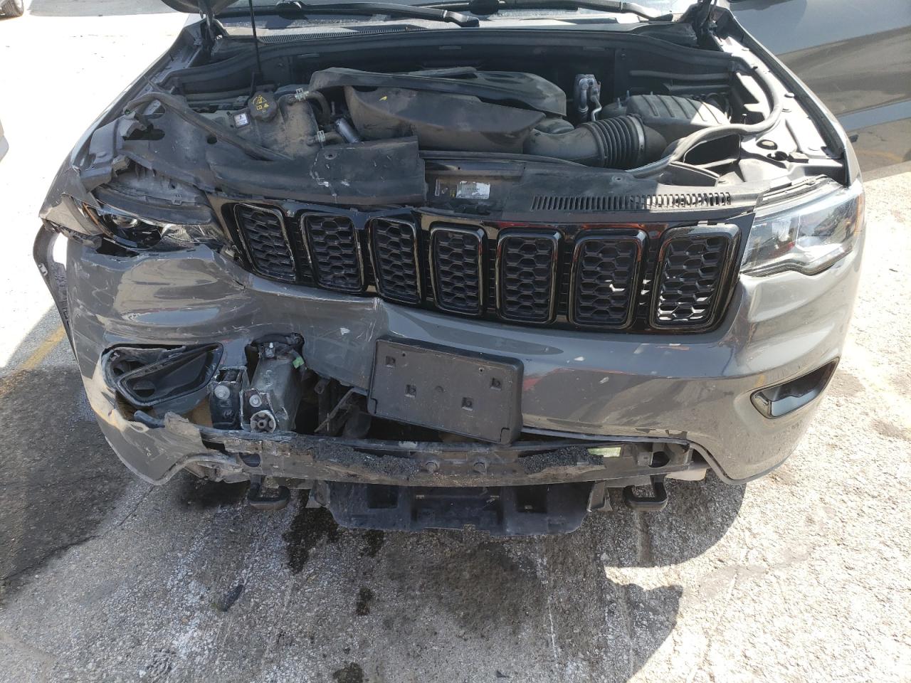 1C4RJFAG5LC151566 2020 Jeep Grand Cherokee Laredo