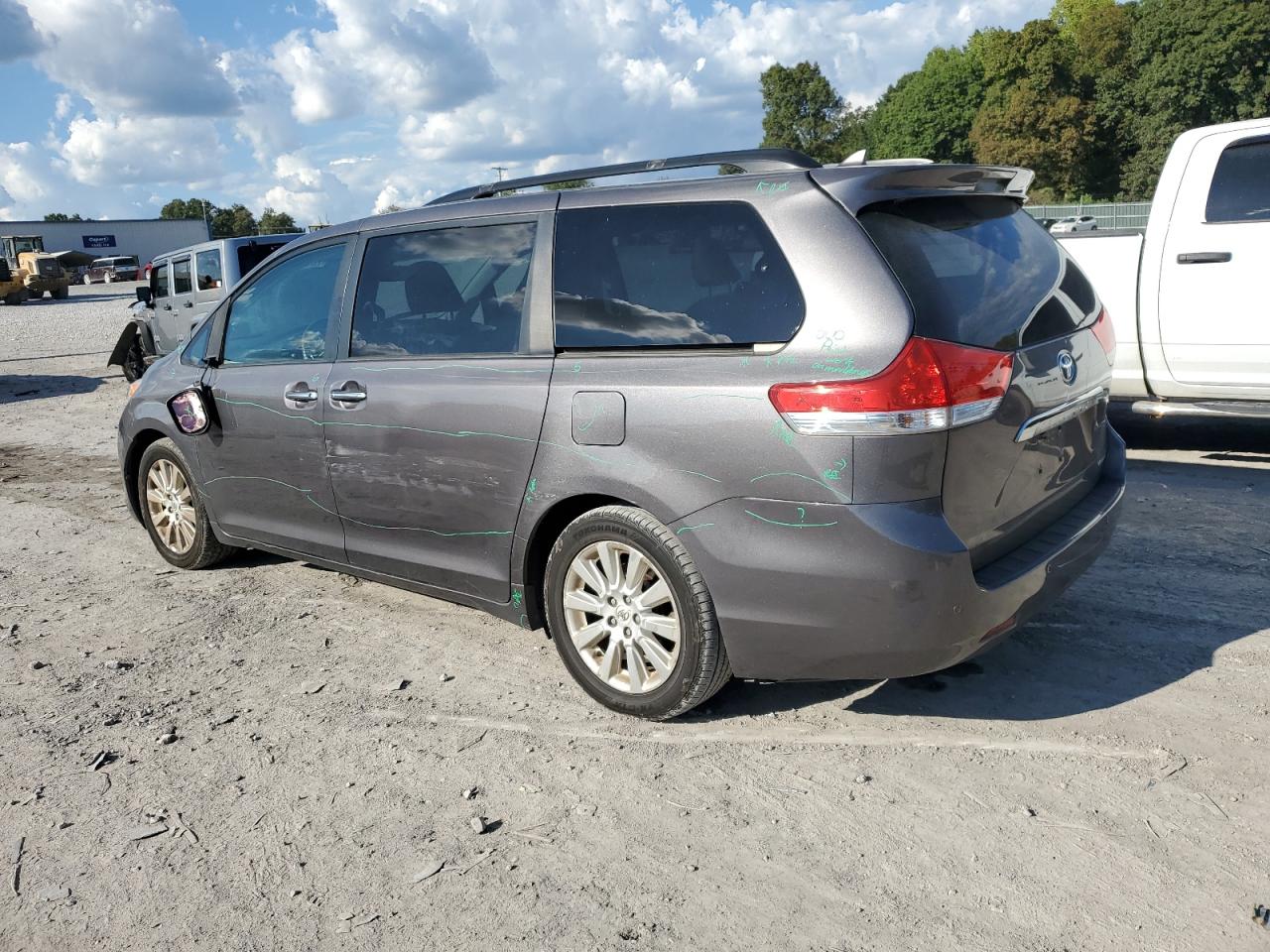 2011 Toyota Sienna Xle VIN: 5TDYK3DC1BS013469 Lot: 72155614