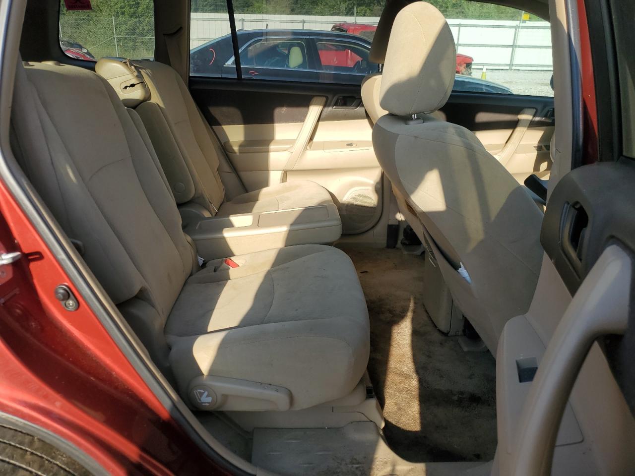 2010 Toyota Highlander - Image 11
