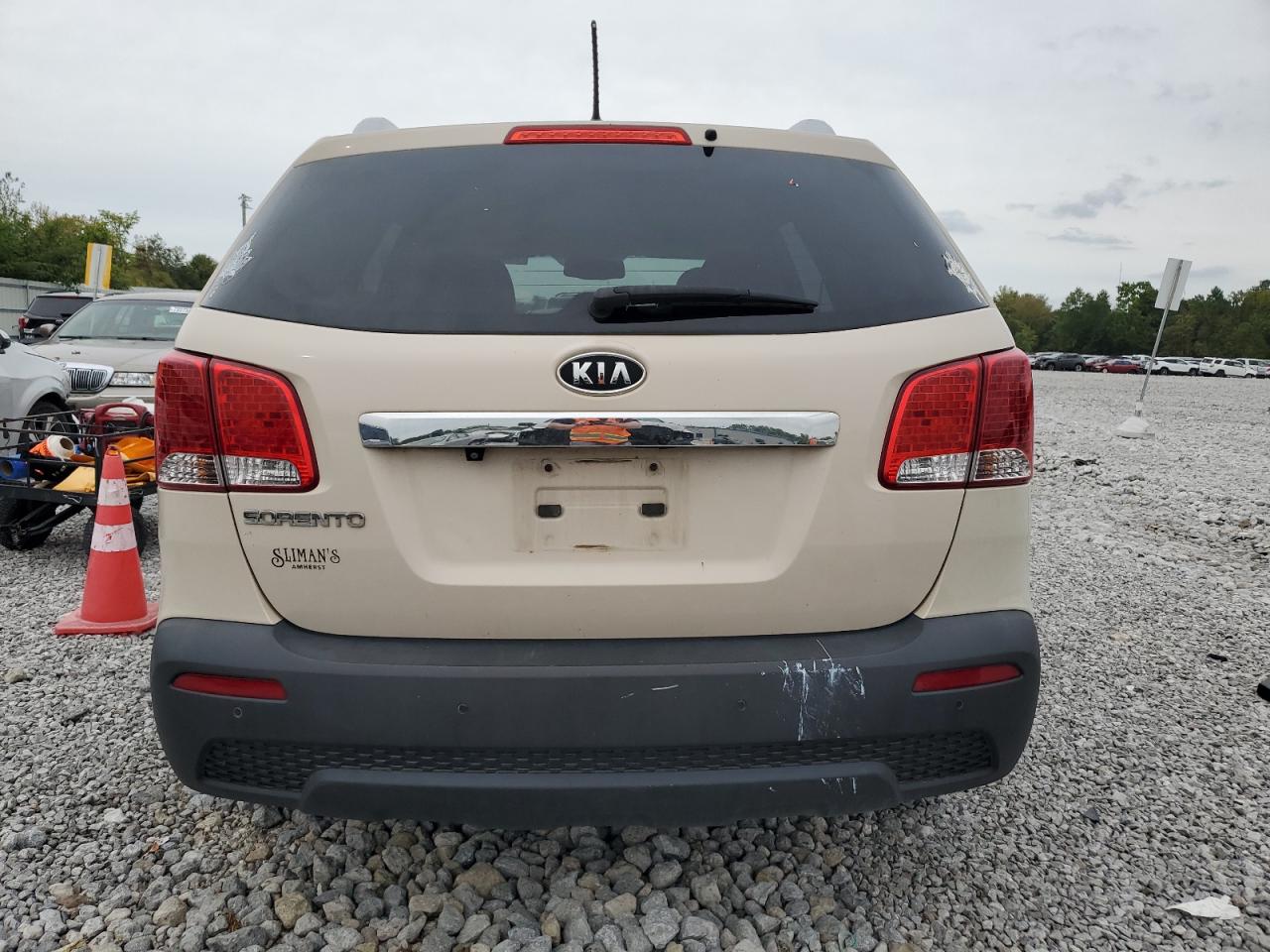 5XYKTDA19BG059348 2011 Kia Sorento Base