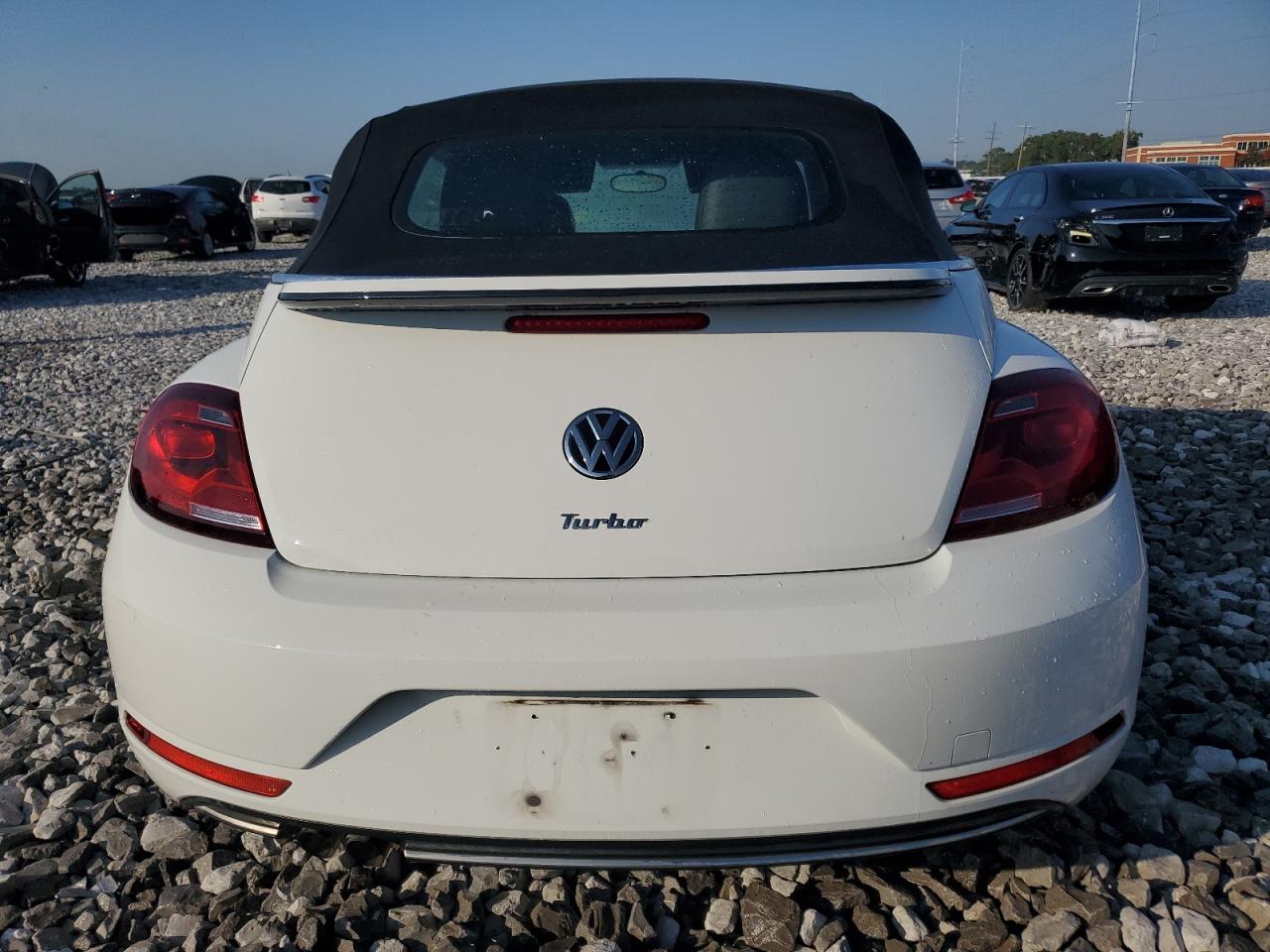 3VW5DAAT1KM511187 2019 Volkswagen Beetle S