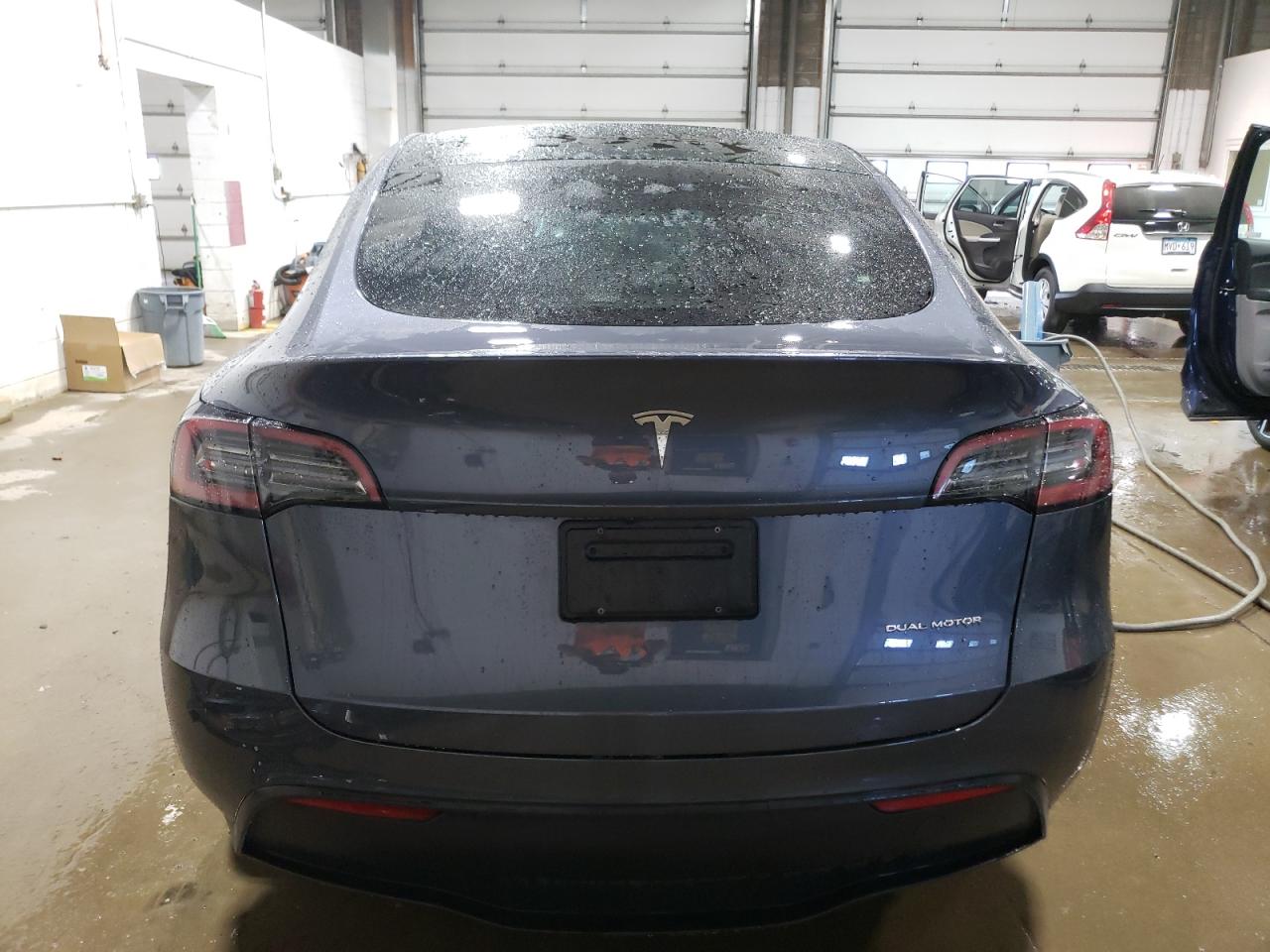 7SAYGDEE0PA184085 2023 Tesla Model Y