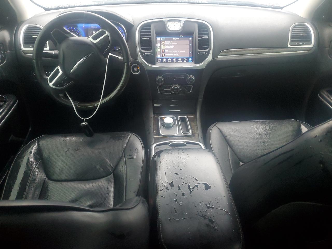 2019 Chrysler 300 - Image 8