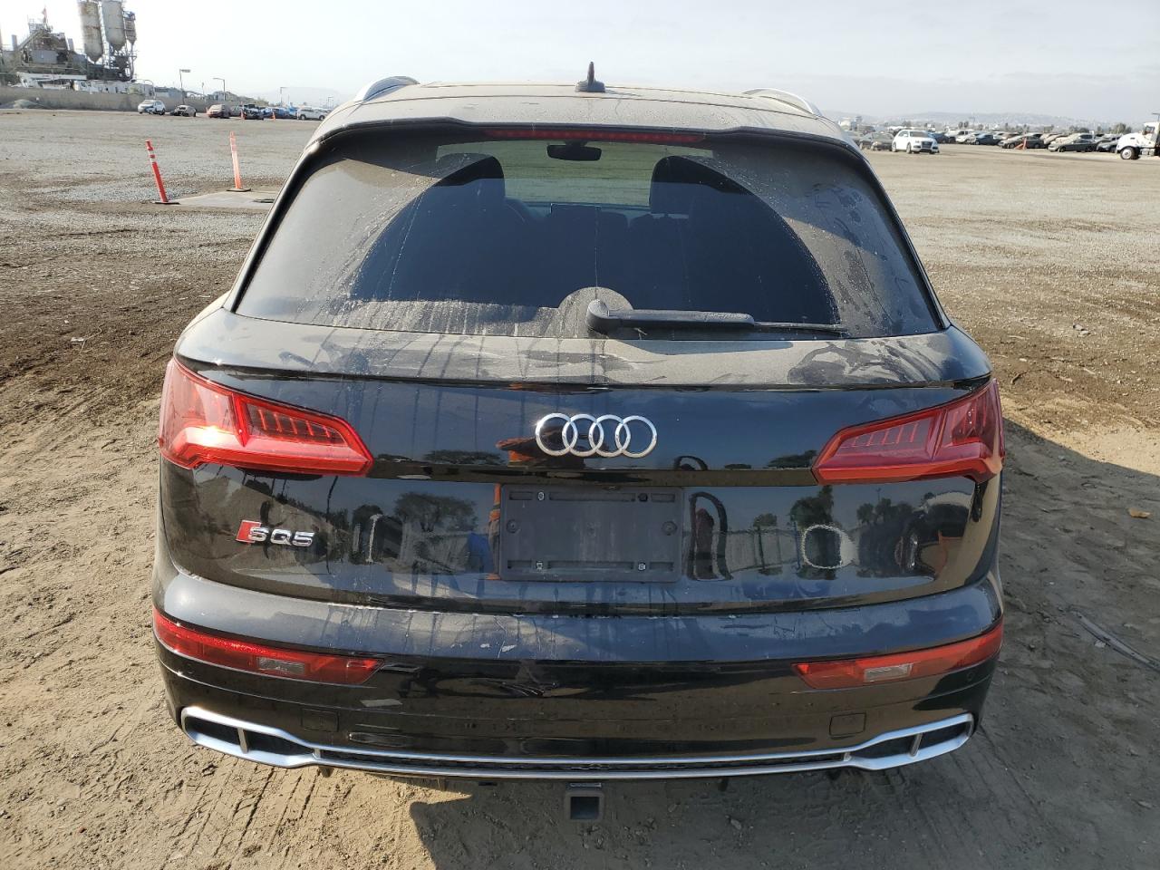 WA1C4AFY4J2117553 2018 Audi Sq5 Prestige