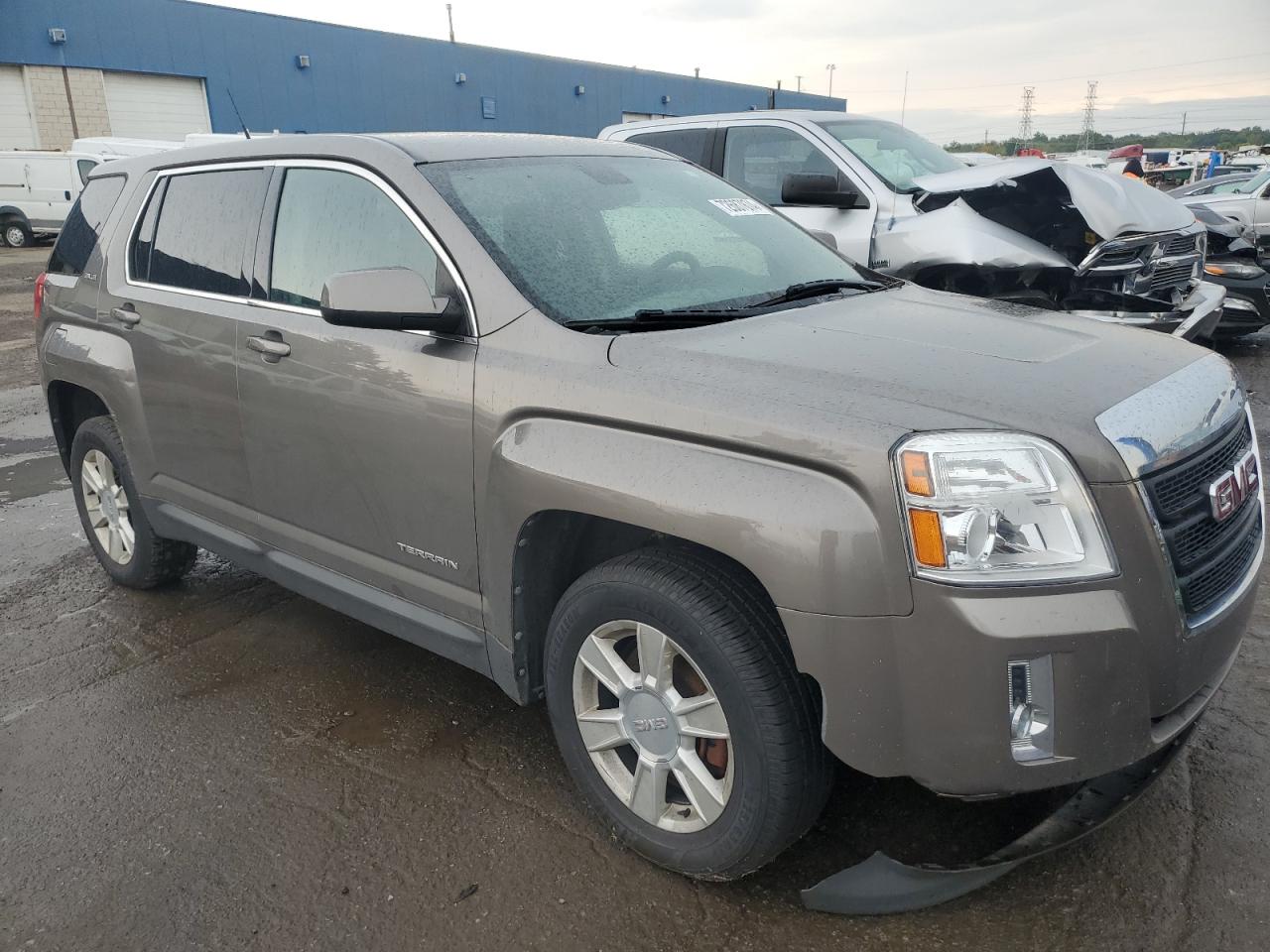 2010 GMC Terrain - Image 4