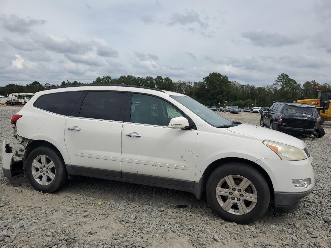 1GNKRGED0BJ247588 2011 Chevrolet Traverse Lt