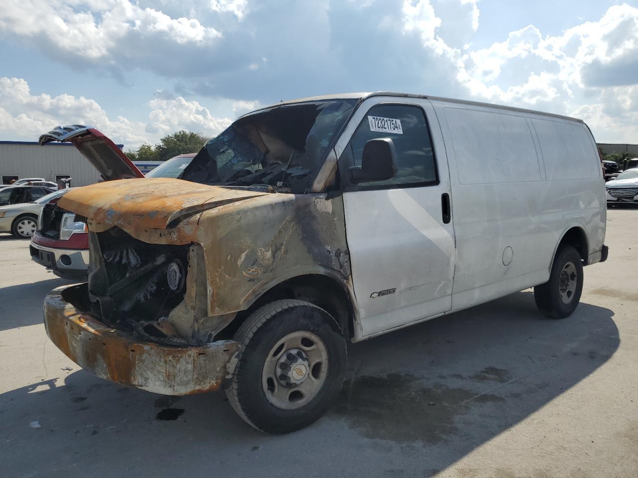 2005 Chevrolet Express - Image 1