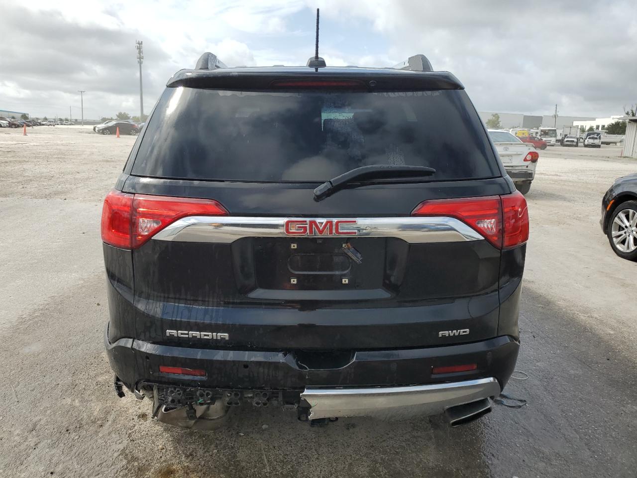 1GKKNXLS7HZ136086 2017 GMC Acadia Denali