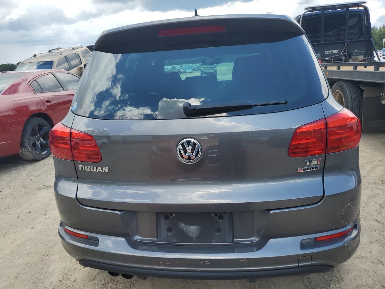 2016 Volkswagen Tiguan S VIN: WVGBV7AX5GW611580 Lot: 70908924