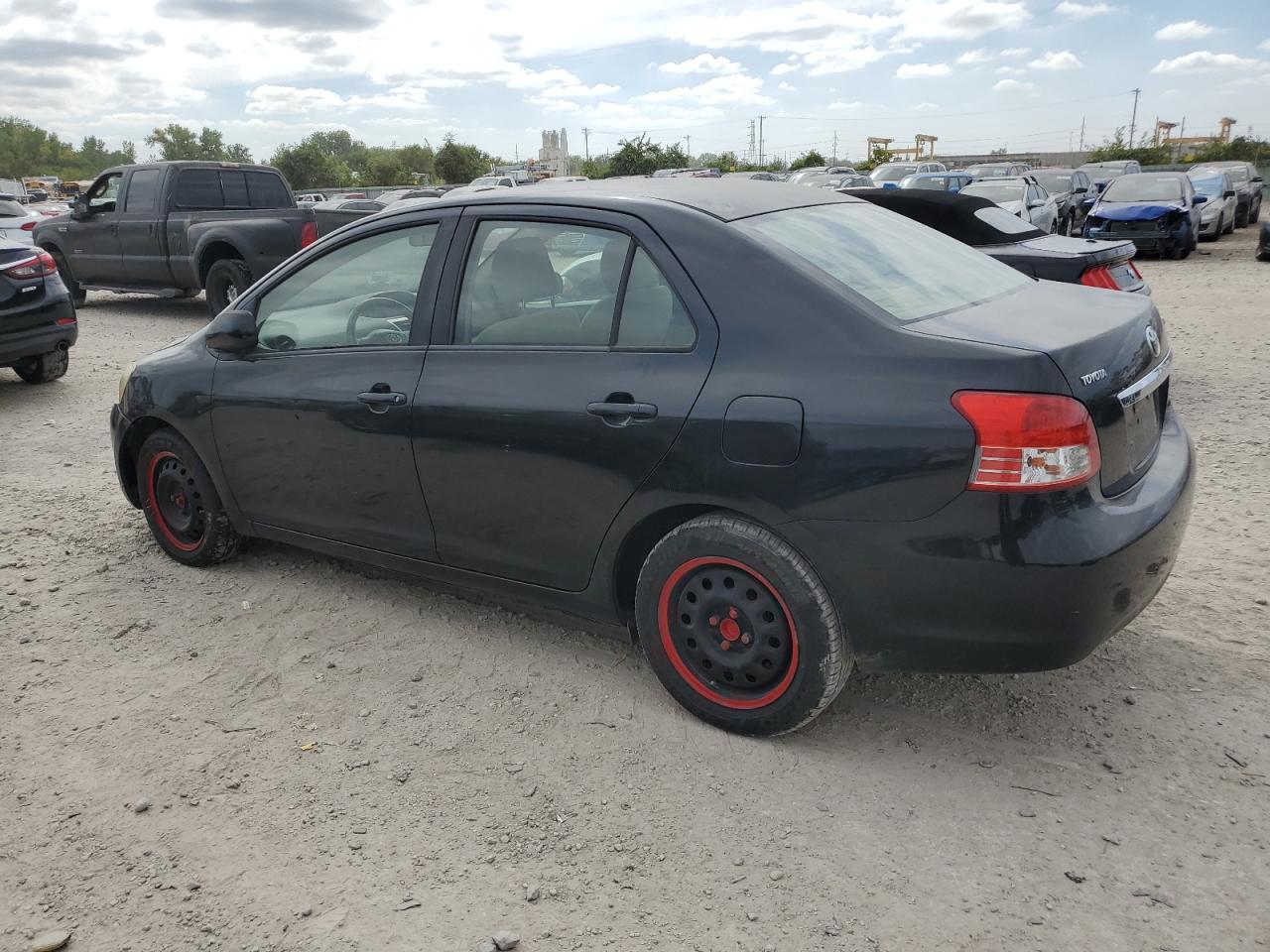 2008 Toyota Yaris - Image 2