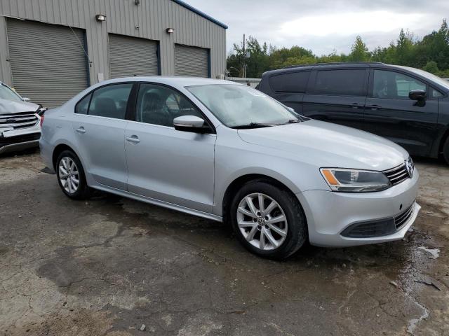  VOLKSWAGEN JETTA 2014 Сріблястий