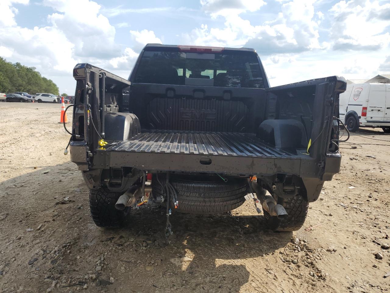 1GTUUEEL4PZ207258 2023 GMC Sierra K1500 At4