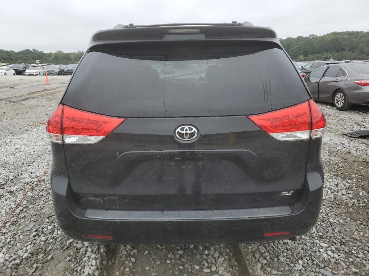 5TDYK3DC6CS214611 2012 Toyota Sienna Xle