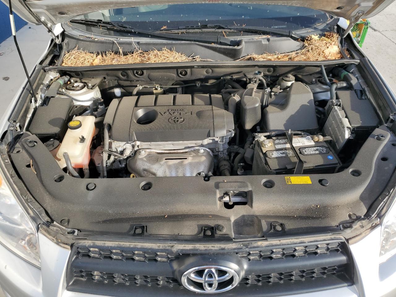 2T3ZF4DV2CW151859 2012 Toyota Rav4