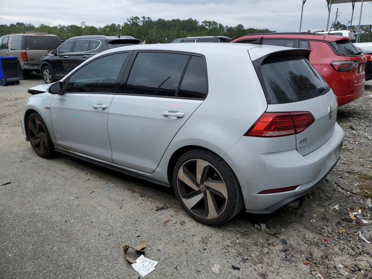 3VW547AU8JM252238 2018 VOLKSWAGEN GTI - Image 2