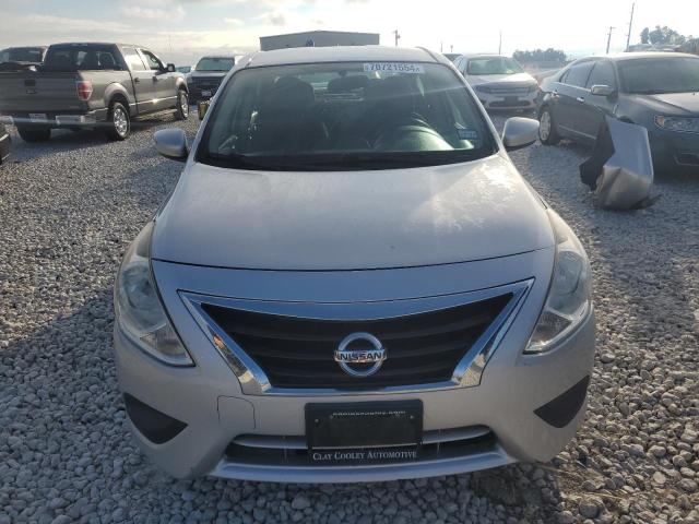  NISSAN VERSA 2015 Серебристый