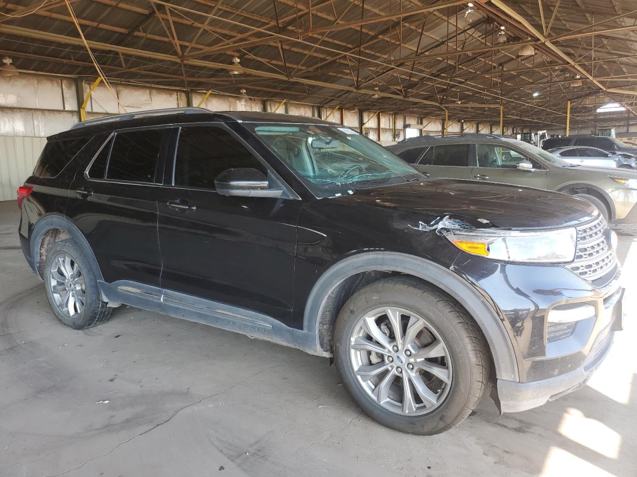 2023 Ford Explorer - Image 4