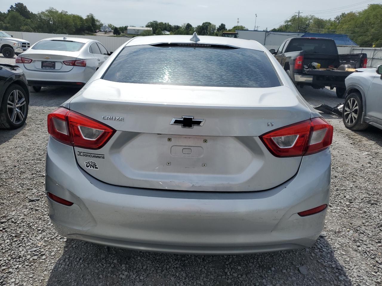 2019 Chevrolet Cruze Lt VIN: 1G1BE5SM0K7143945 Lot: 70078644