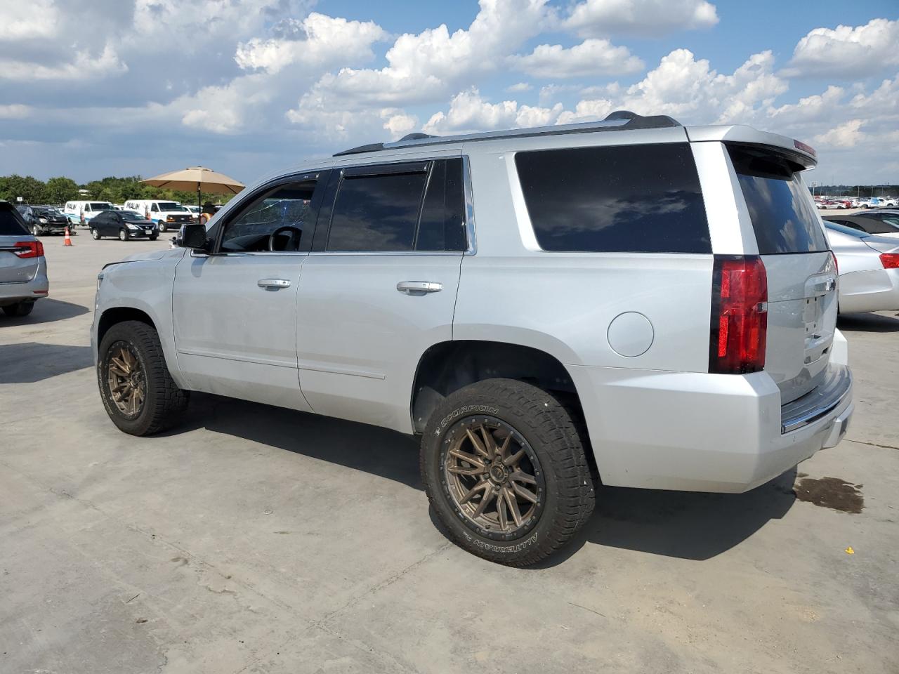 1GNSKCKC1FR230587 2015 CHEVROLET TAHOE - Image 2