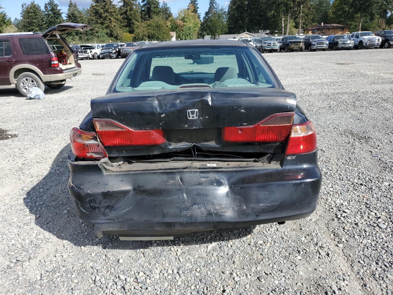 1HGCG5654WA147824 1998 Honda Accord Ex