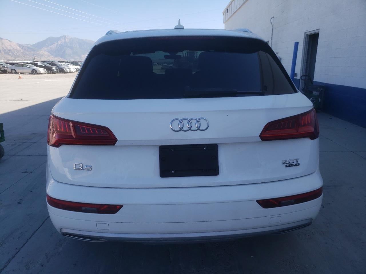 2018 Audi Q5 Premium VIN: WA1ANAFY1J2004373 Lot: 70448944