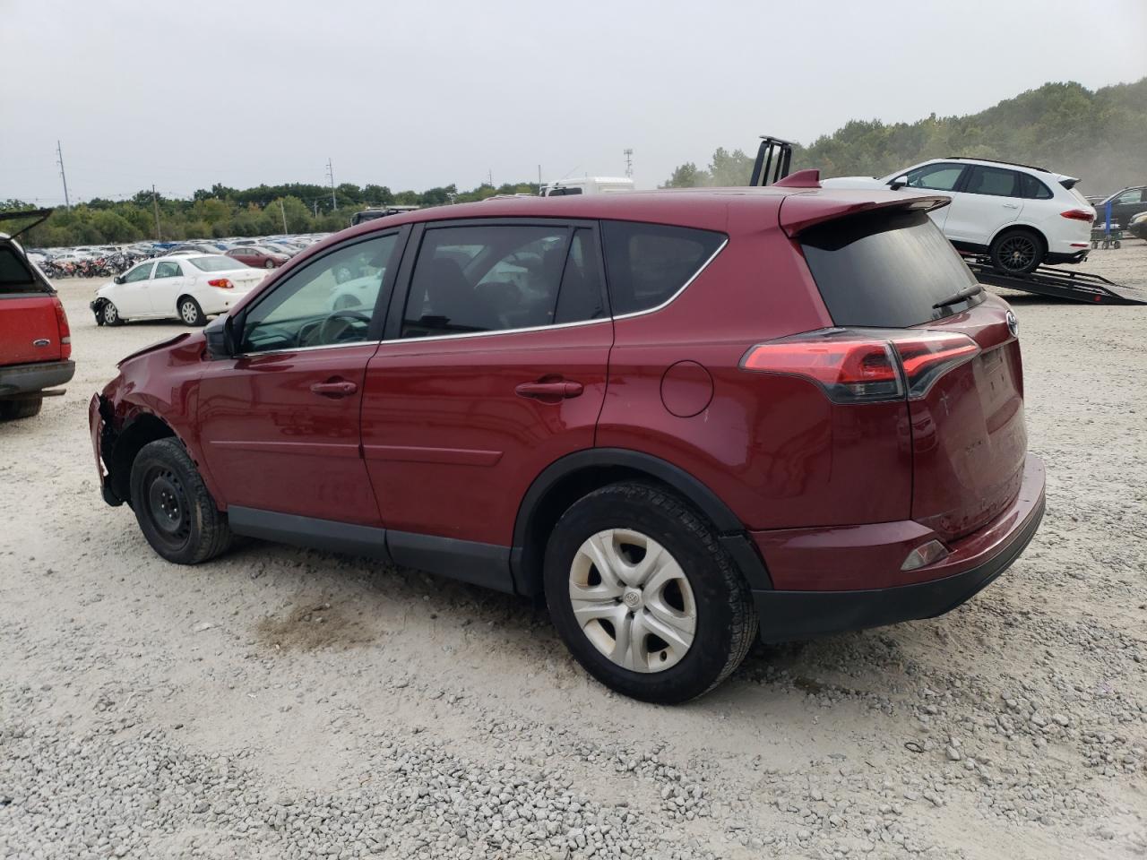 2T3BFREV1JW833058 2018 TOYOTA RAV 4 - Image 2