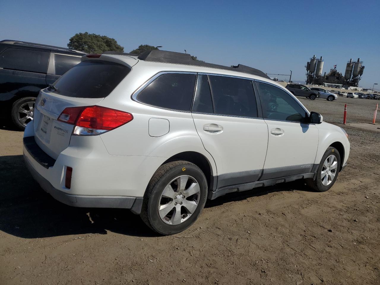 2010 Subaru Outback - Image 3