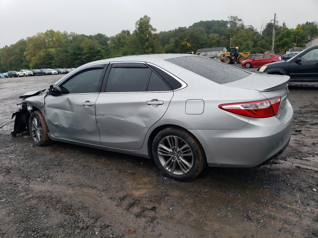 4T1BF1FK3HU305238 2017 TOYOTA CAMRY - Image 2