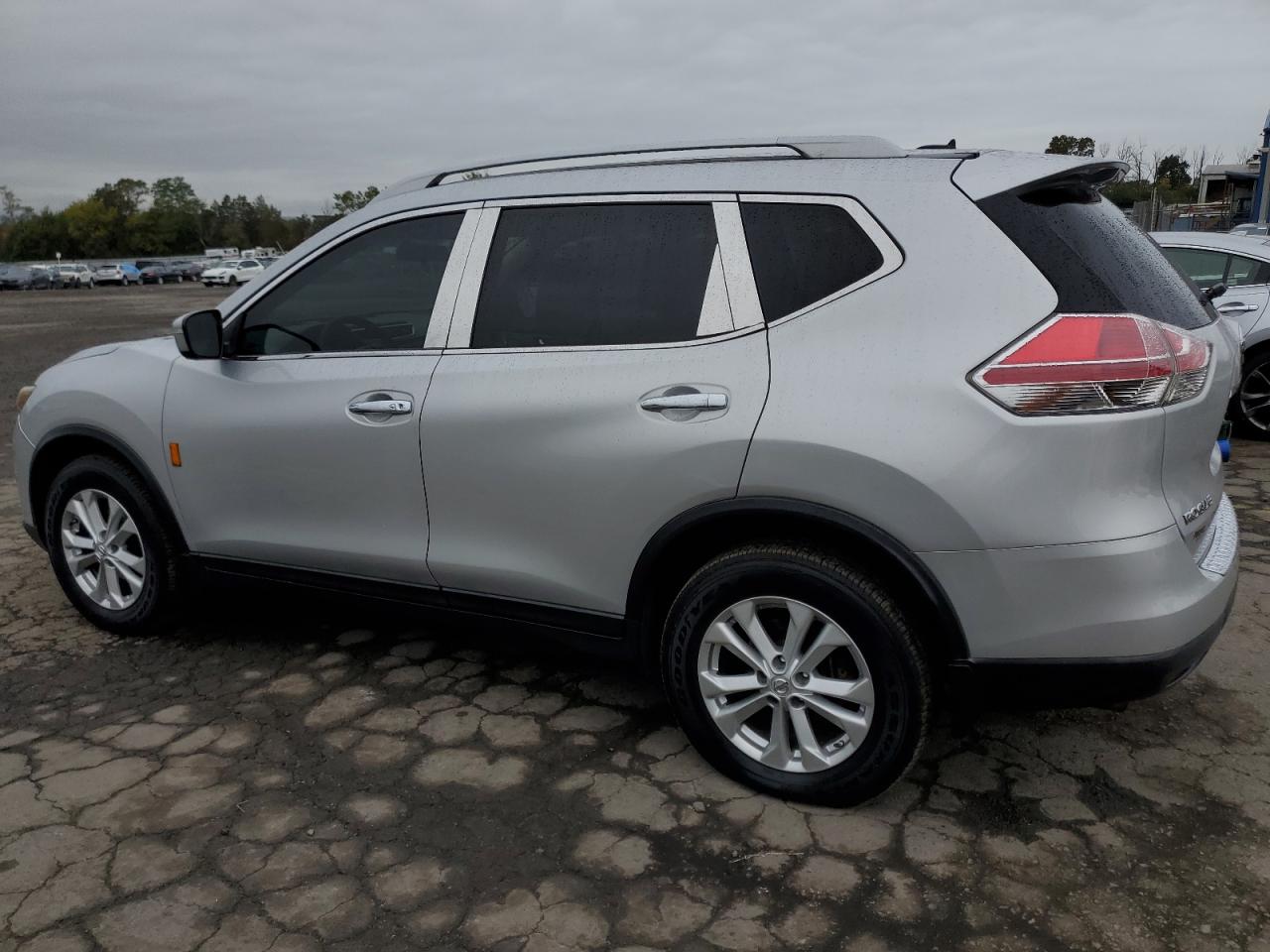2014 Nissan Rogue - Image 2
