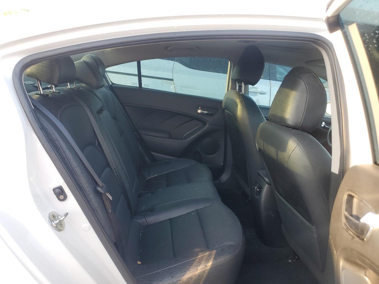 2018 Kia Forte - Image 10