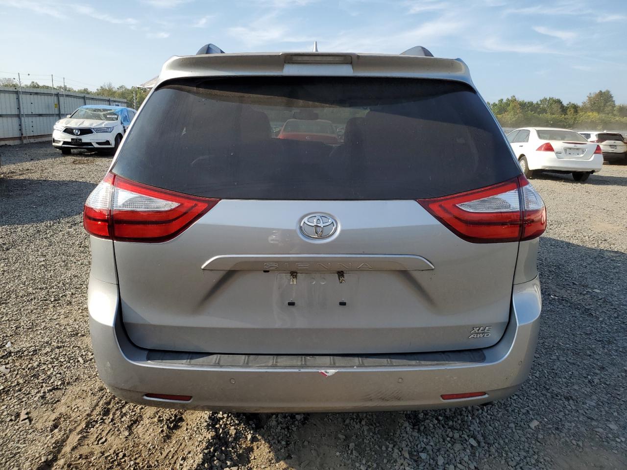 2018 Toyota Sienna Xle VIN: 5TDDZ3DCXJS201495 Lot: 71931694