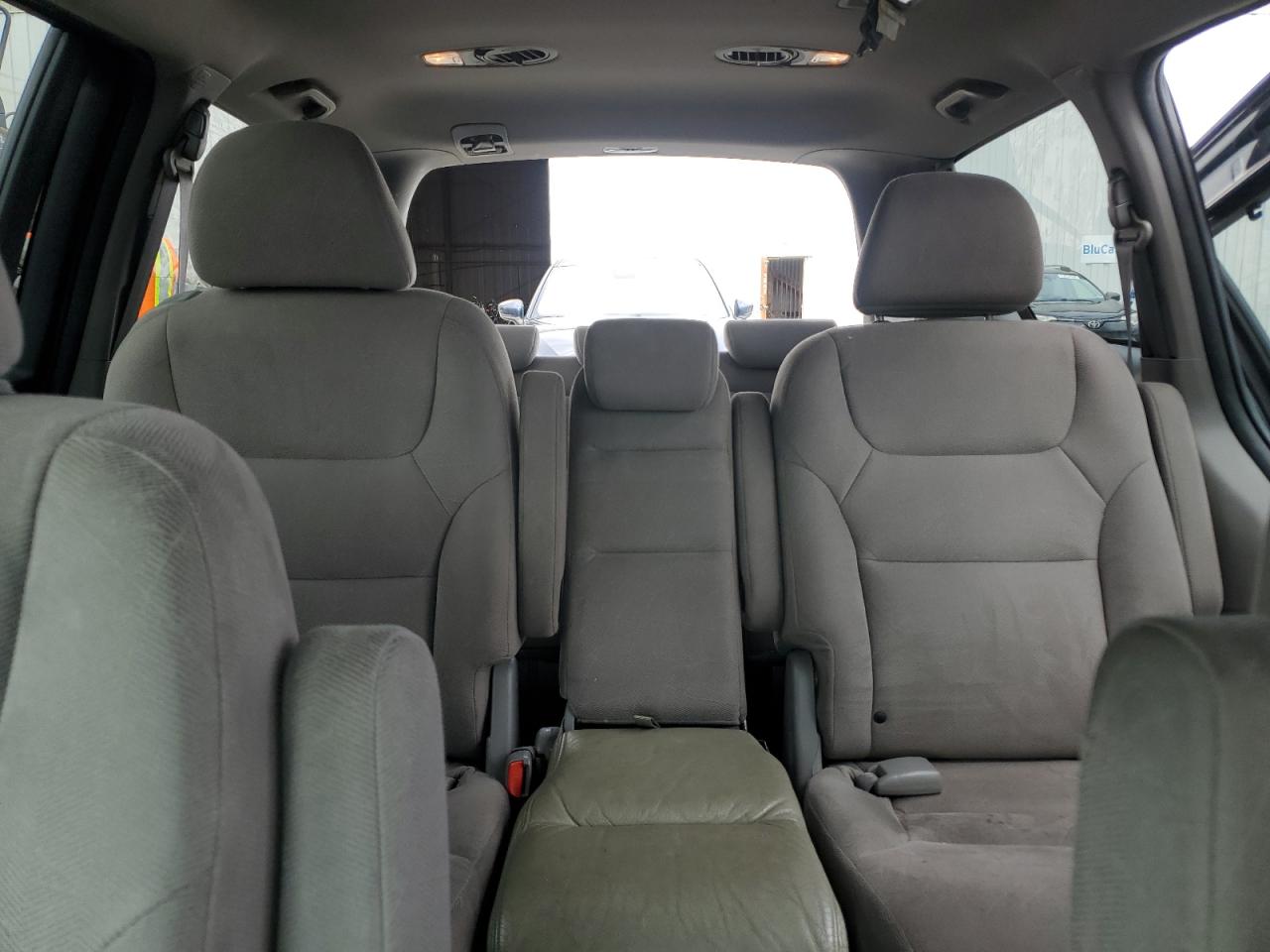 2010 Honda Odyssey - Image 10