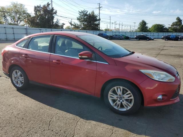 Sedans FORD FOCUS 2012 Red