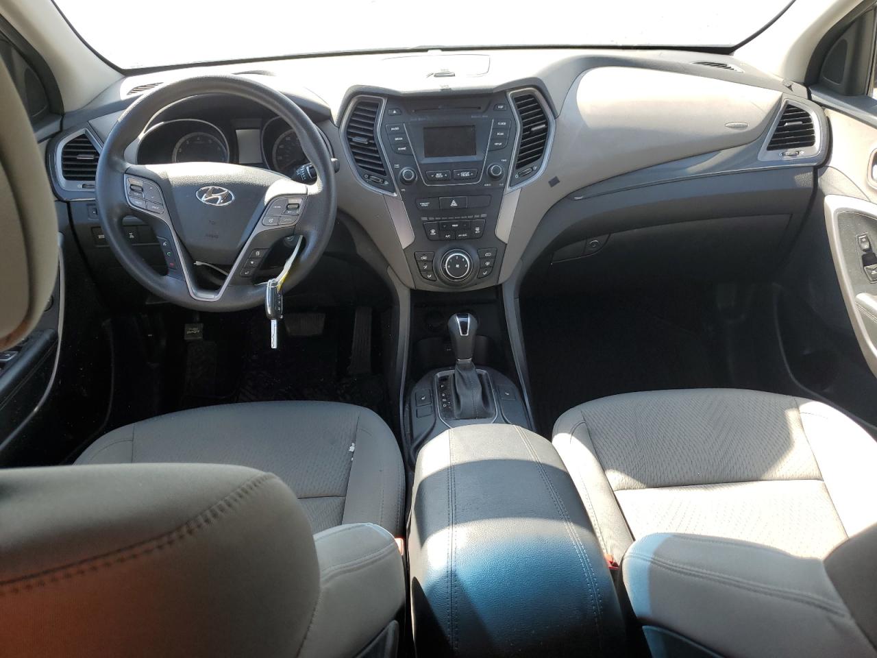 2016 Hyundai Santa Fe - Image 8