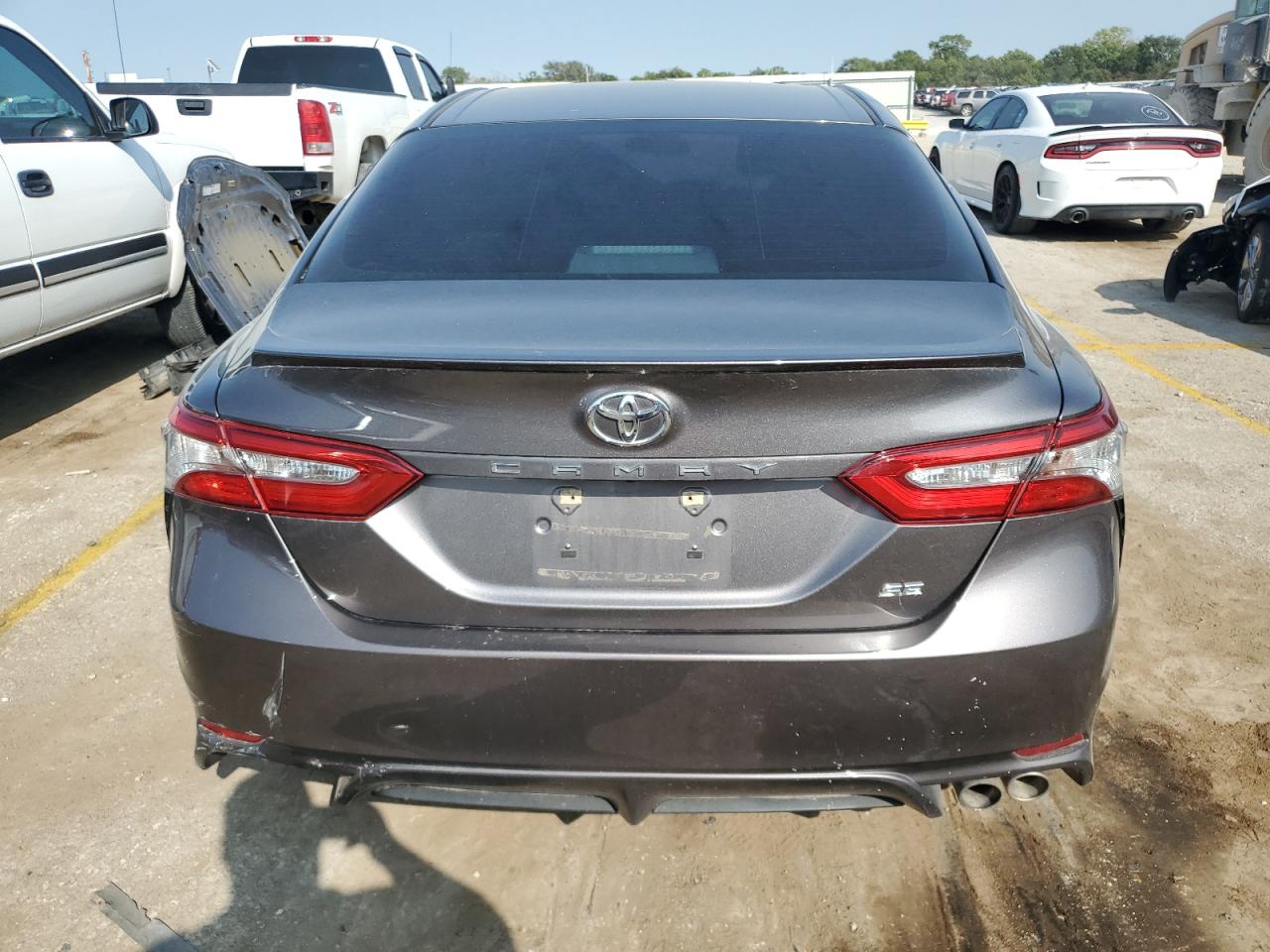 4T1B11HK5JU071041 2018 Toyota Camry L