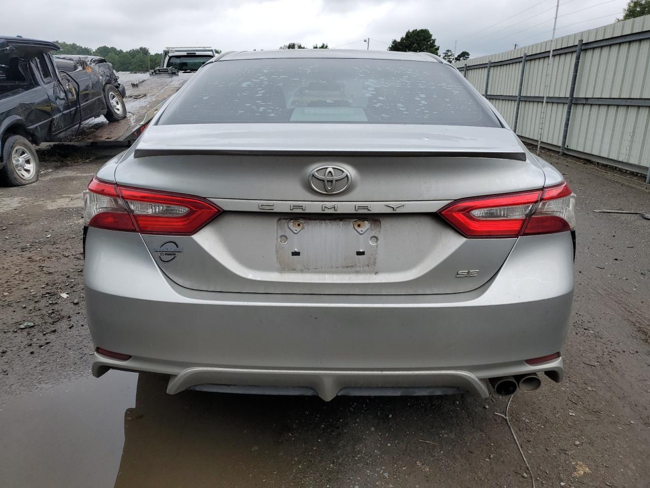 4T1B11HK8JU070563 2018 Toyota Camry L