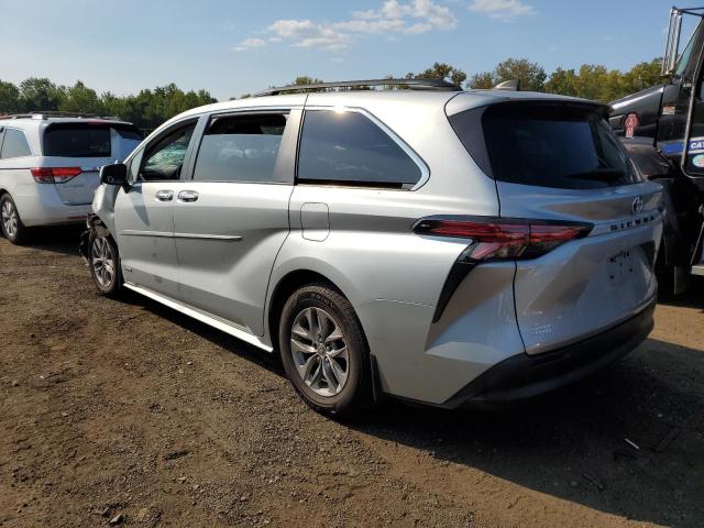 5TDYRKECXMS029046 Toyota All Models SIENNA XLE 2